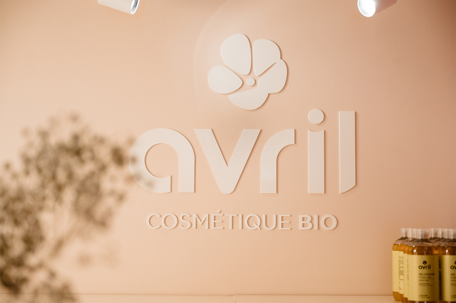 noesis-annecy-avril-shop-cométique-bio-enseigne