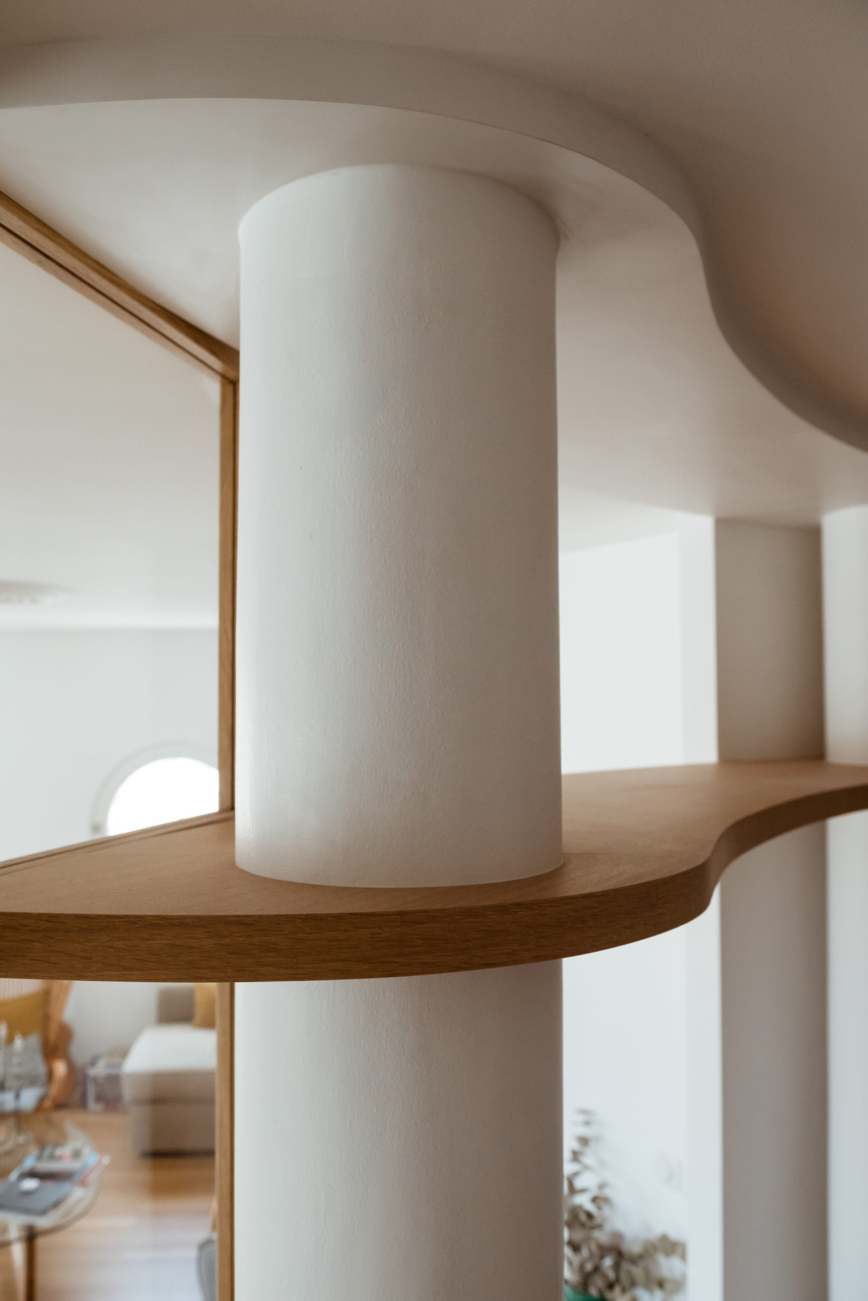 aménagement sur mesure d'une entrée avec banc et dressing