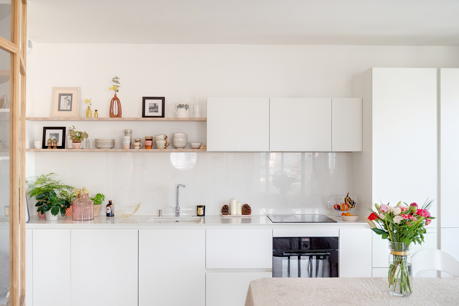 cuisine blanche épurée et minimaliste Annecy